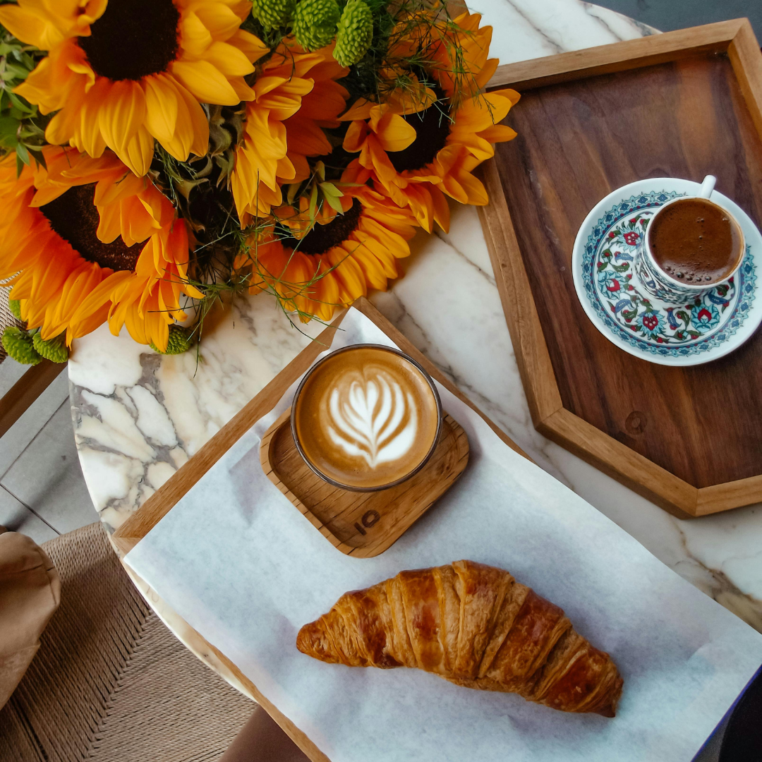 Clădiri istorice din Paris iluminate seara